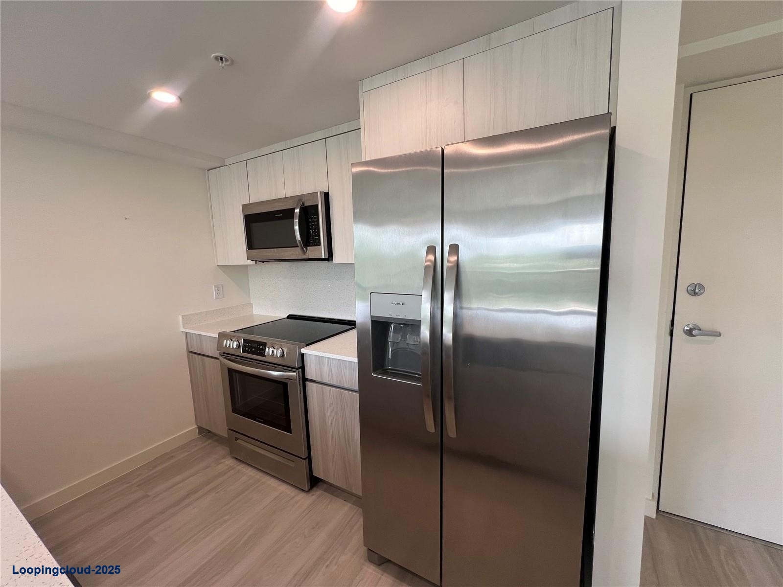 2285 SW 27th St # 202