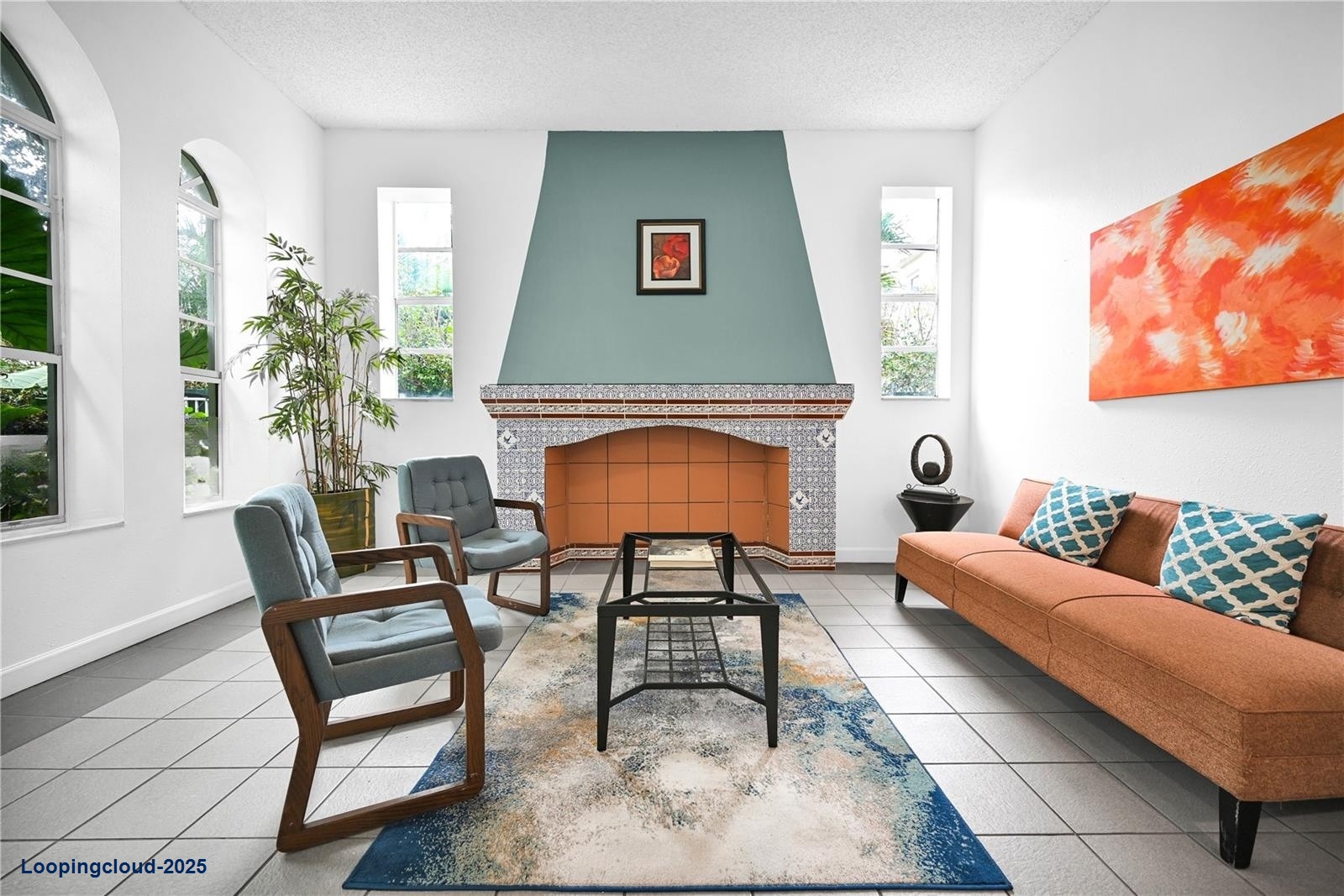 1559 Michigan Ave # 303