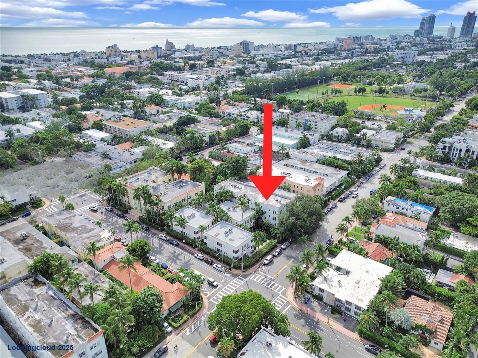 1559 Michigan Ave # 303