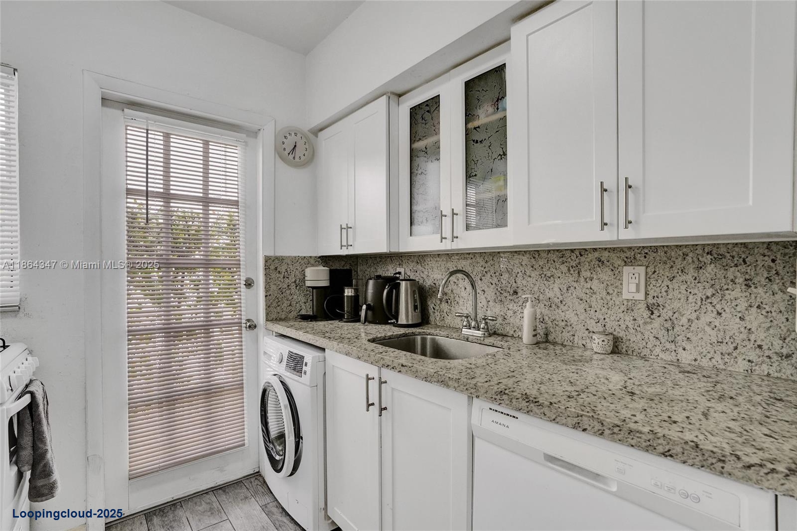 Renovated Art Deco Studio with Private Courtyard in South Beach