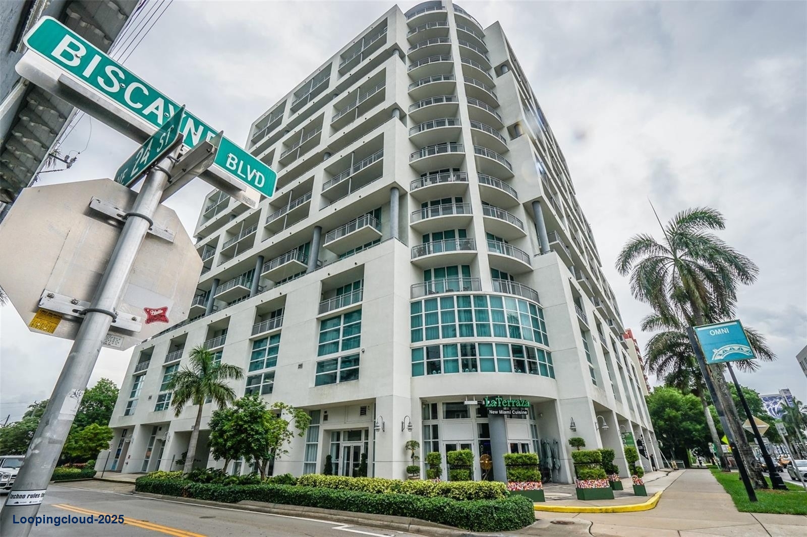 Edgewater Condo with Stunning Views, High Ceilings & Luxury Amenities