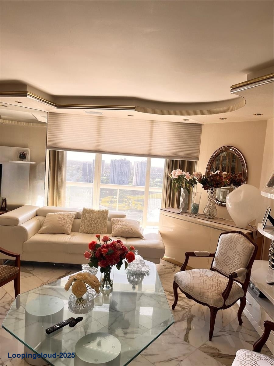 Bright & Spacious Aventura Residence with Resort-Style Amenities