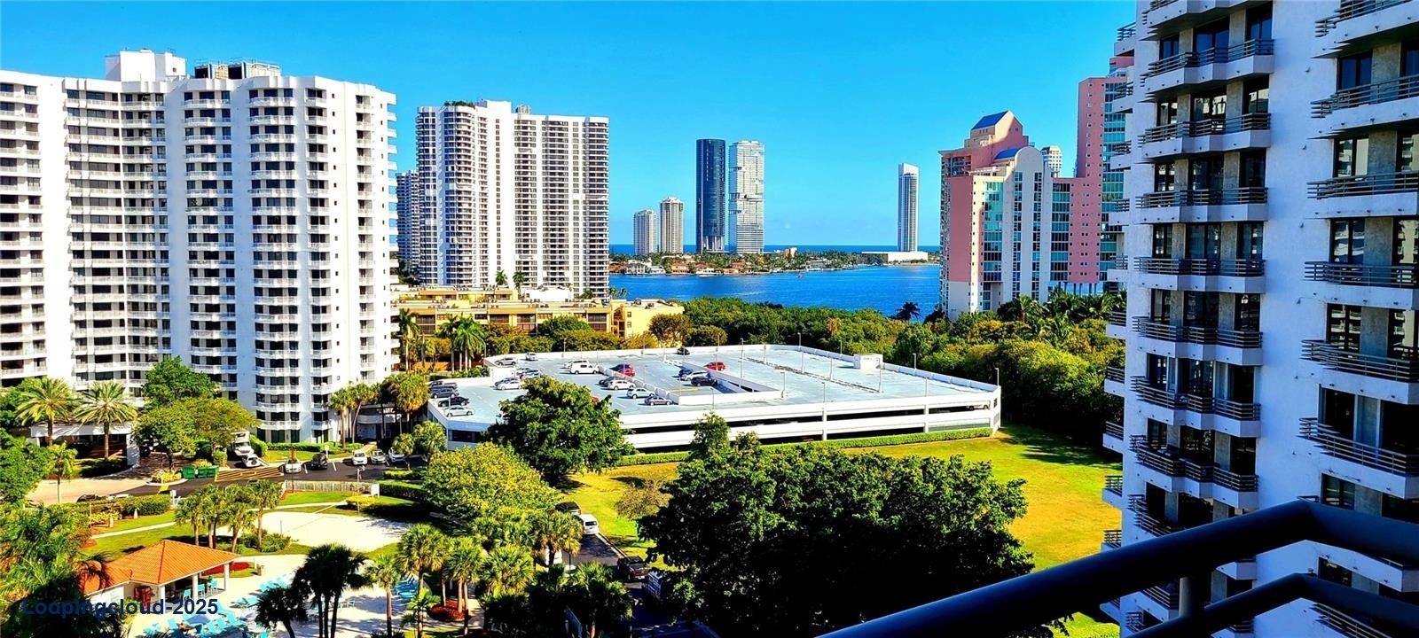 Stunning Aventura Condo with Granite Kitchen & Resort Amenities