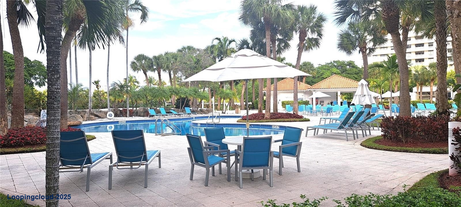 Stunning Aventura Condo with Granite Kitchen & Resort Amenities