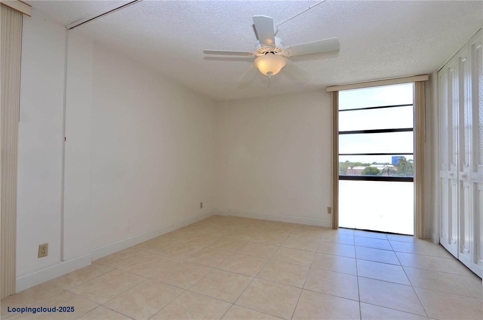 Heart of Aventura: Updated 2-Bed Condo with Resort Amenities