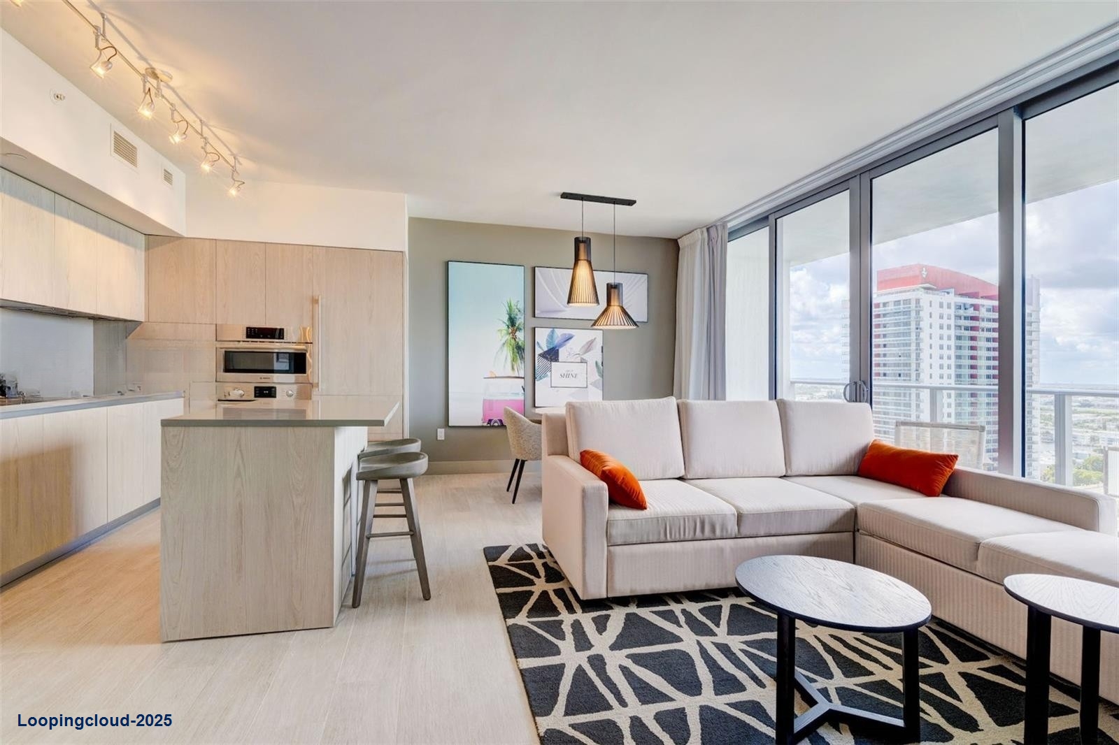 Bedroom Condo 702Feet2in Hollywood