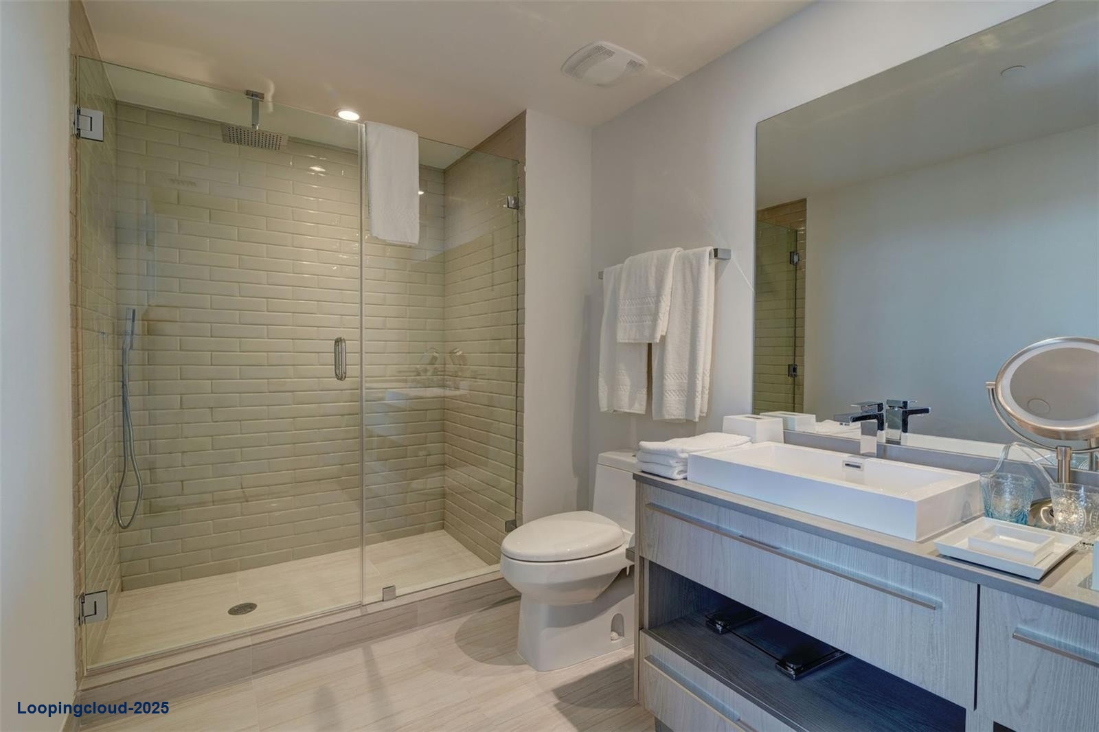 Bedroom Condo 702Feet2in Hollywood