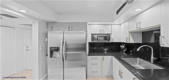 3675 N Country Club Dr #1907 Aventura Florida, 33180 | Beautiful 1-Bed/1.5-Bath Aventura Condo with Intracoastal Views