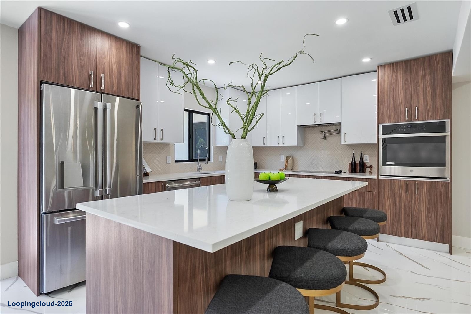 Bright & Modern 4-Bed/3-Bath Home with Luxury Finishes