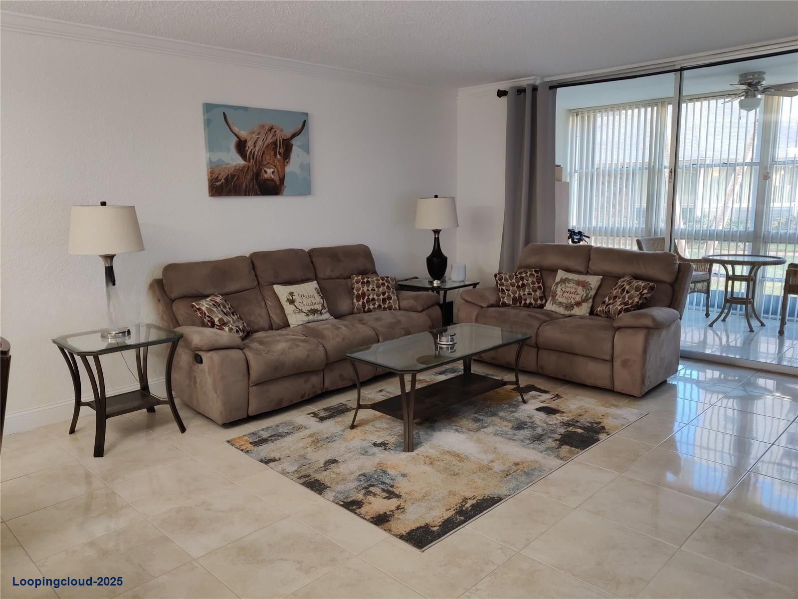 2 Bedroom Condo 1092Feet2 in Hallandale Beach