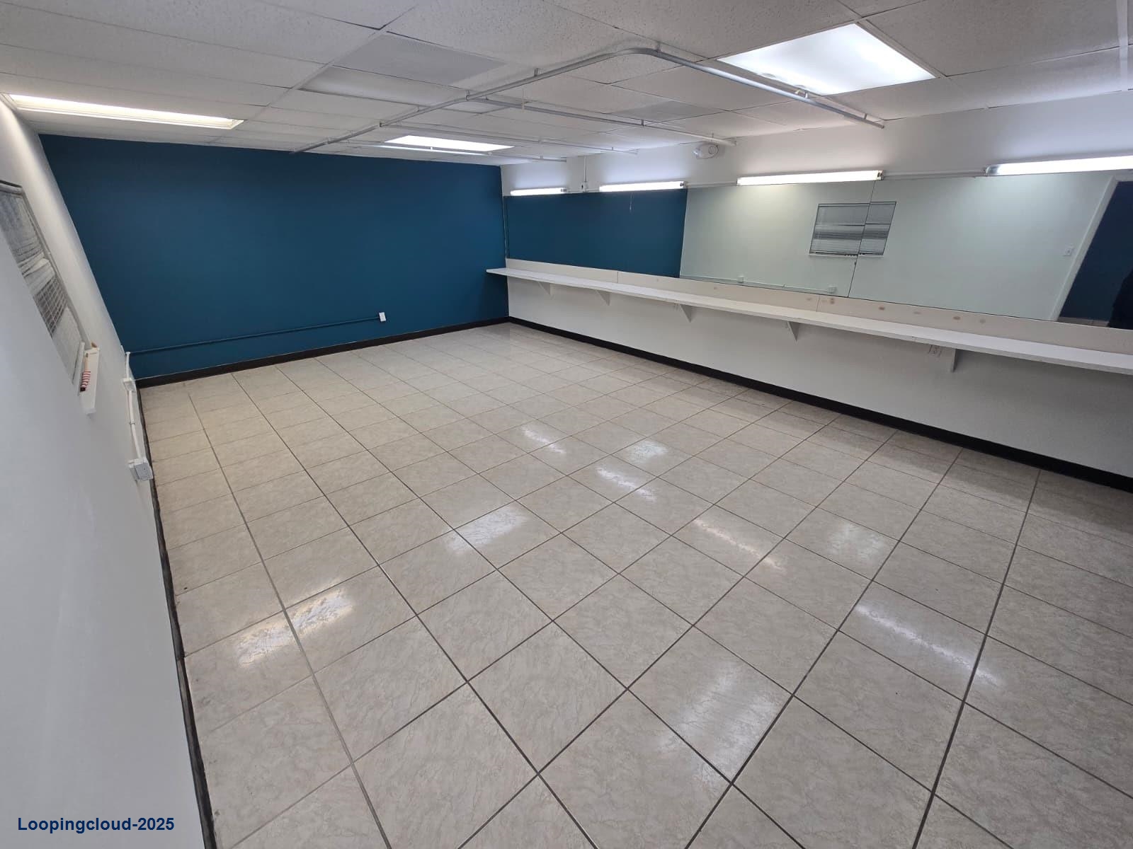 Beautiful Free Standing Space