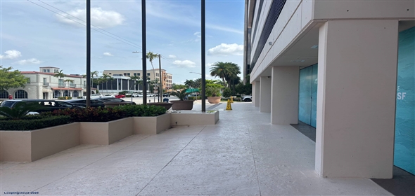 999 Ponce de Leon Coconut Grove Florida, 33134 | Prime Retail Space in The Heart of Coral Gables