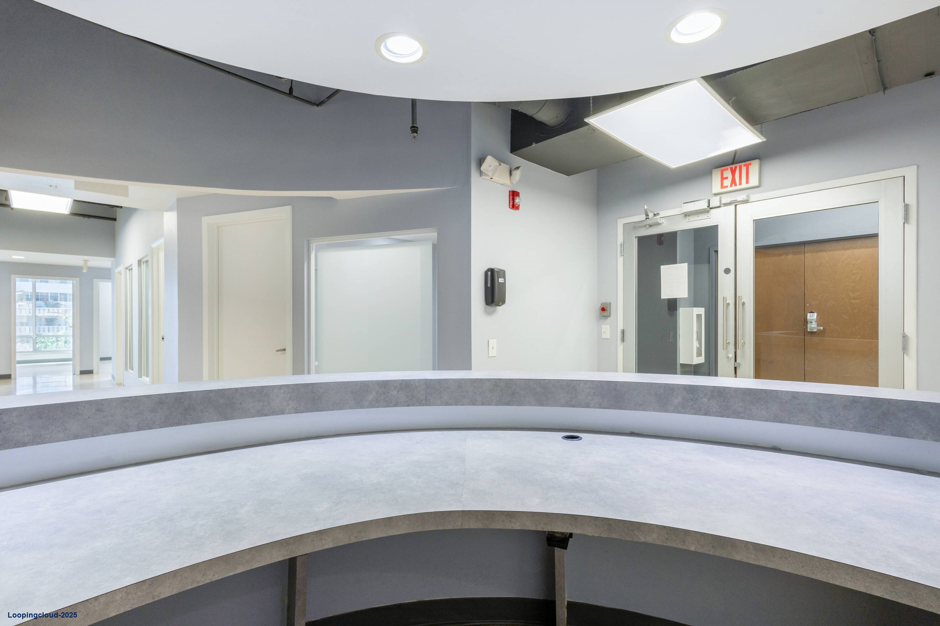 THE OFFICES SUITES AT MERIDIAN & LINCOLN ROAD MALL