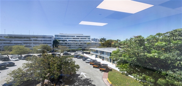 1680 Meridian Ave Miami Beach Florida, 33139 | THE OFFICES SUITES AT MERIDIAN & LINCOLN ROAD MALL