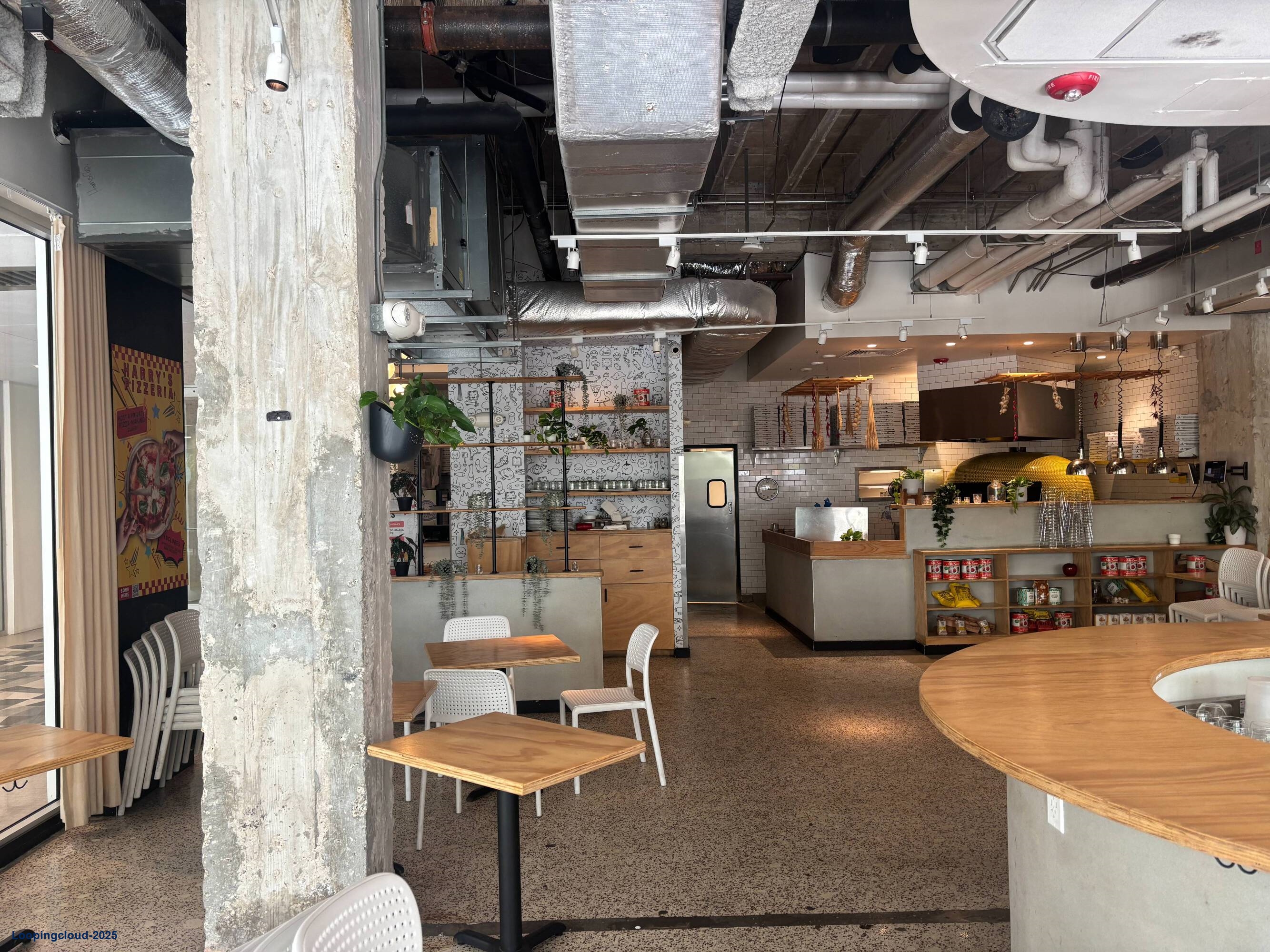 TURN- KEY RESTAURANT IN MIAMI BEACH WITH HIGH VISIBILITY