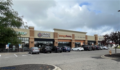 3095 White Bear Avenue Maplewood Minnesota, 55109 | Chesapeake Retail Center Sublease