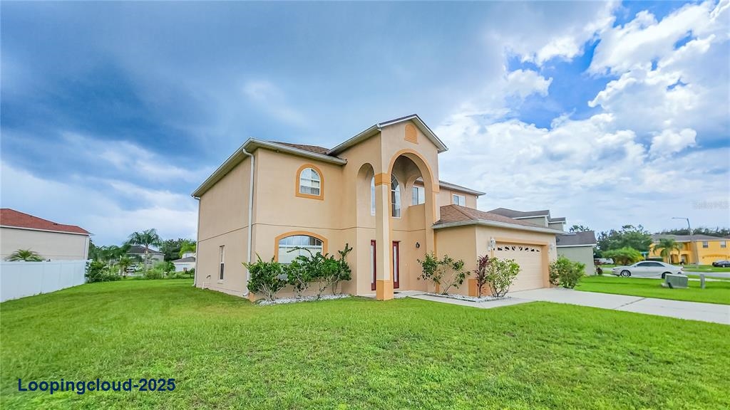 Single Family Residence 4 Bedrooms 2847SqFt at KISSIMMEE