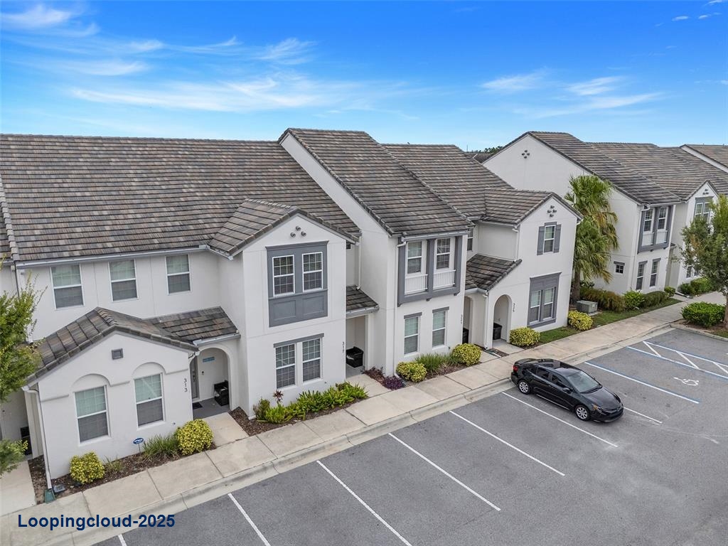 Townhouse 4 Bedrooms 2094SqFt at DAVENPORT