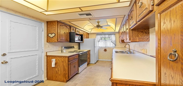 Winter Park Florida, 32792 | Single Family Residence 5 Bedrooms 2272SqFt at WINTER PARK