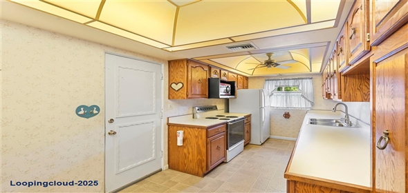 Winter Park Florida, 32792 | Single Family Residence 5 Bedrooms 2272SqFt at WINTER PARK