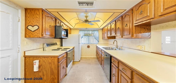 Winter Park Florida, 32792 | Single Family Residence 5 Bedrooms 2272SqFt at WINTER PARK