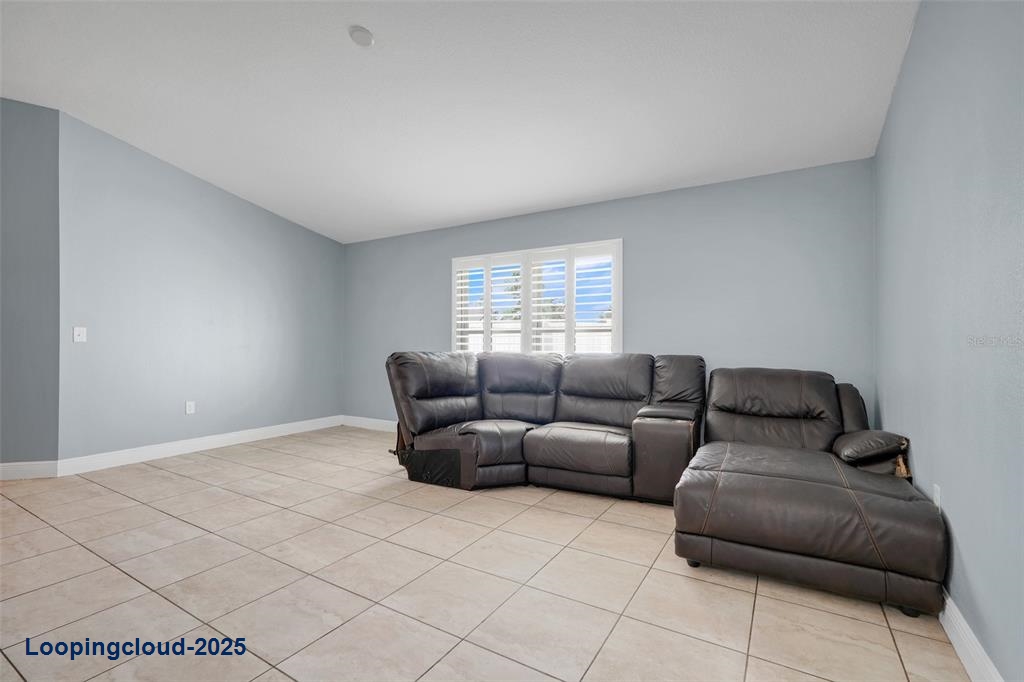 Single Family Residence 4 Bedrooms 1999SqFt at KISSIMMEE