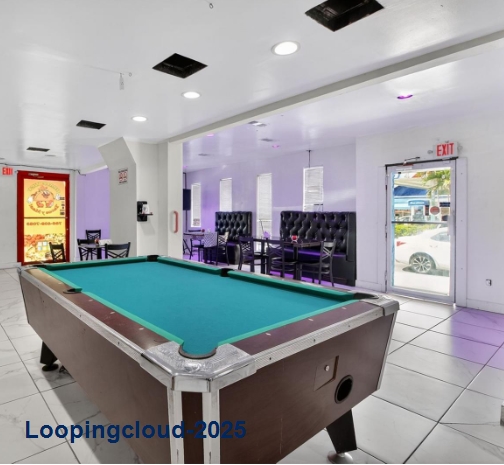 Beautiful Restaurant / Cafeteria