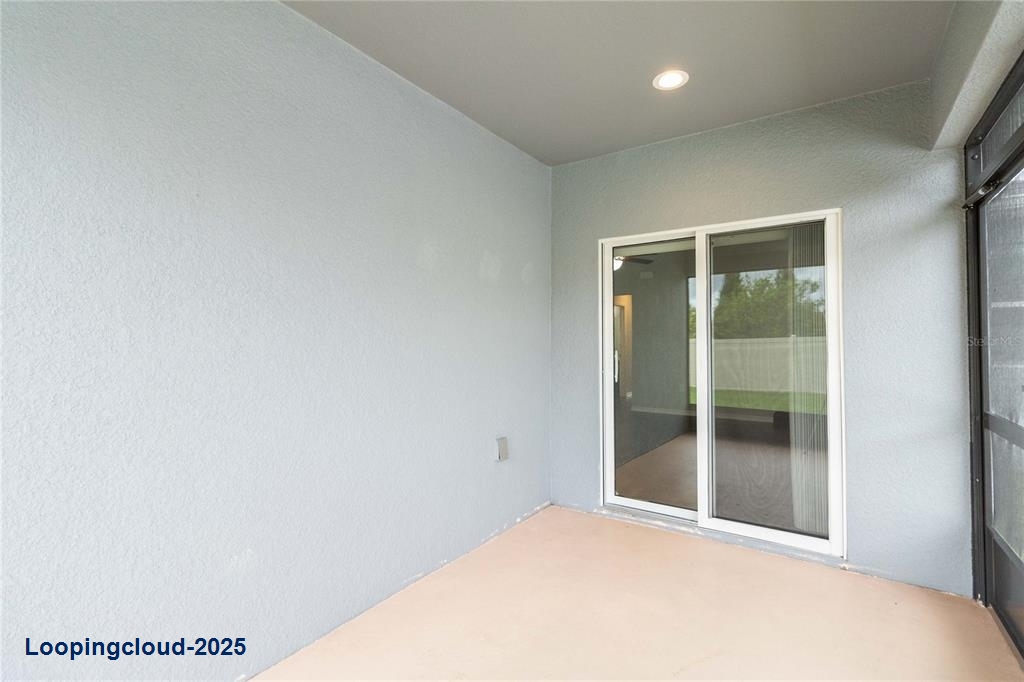 Single Family Residence 3 Bedrooms 1542SqFt at HAINES CITY - MLS O6329773