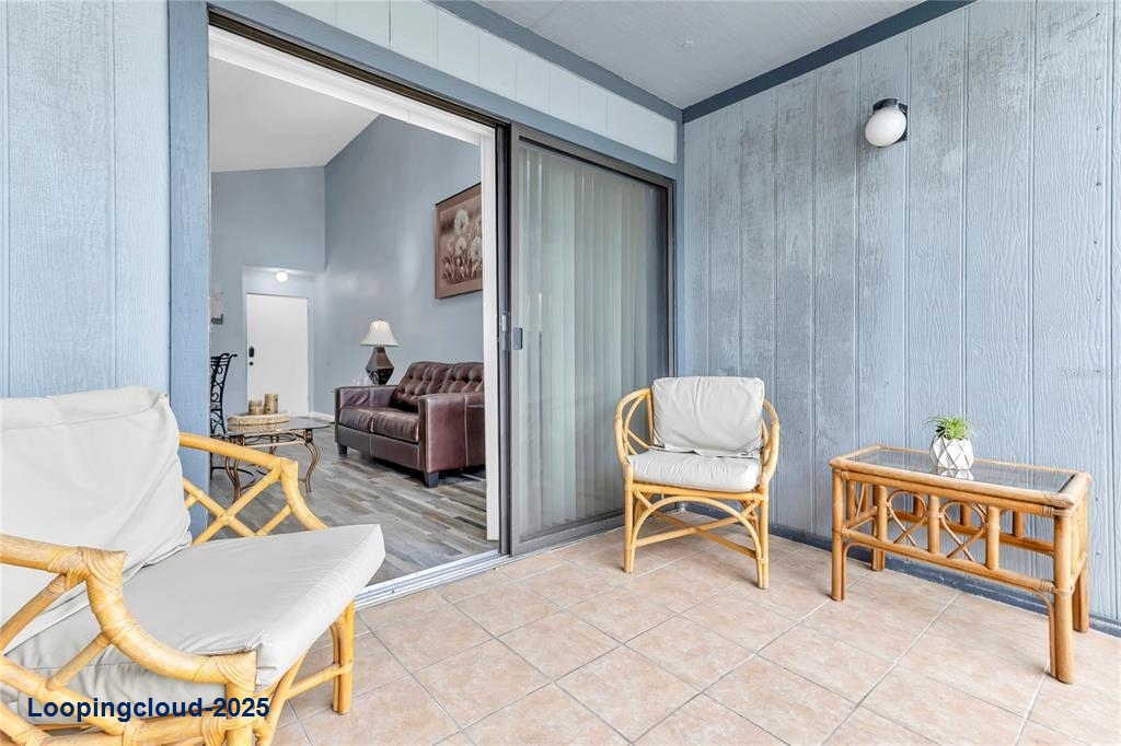 Condominium 2 Bedrooms 820SqFt at ORLANDO - MLS S5130055