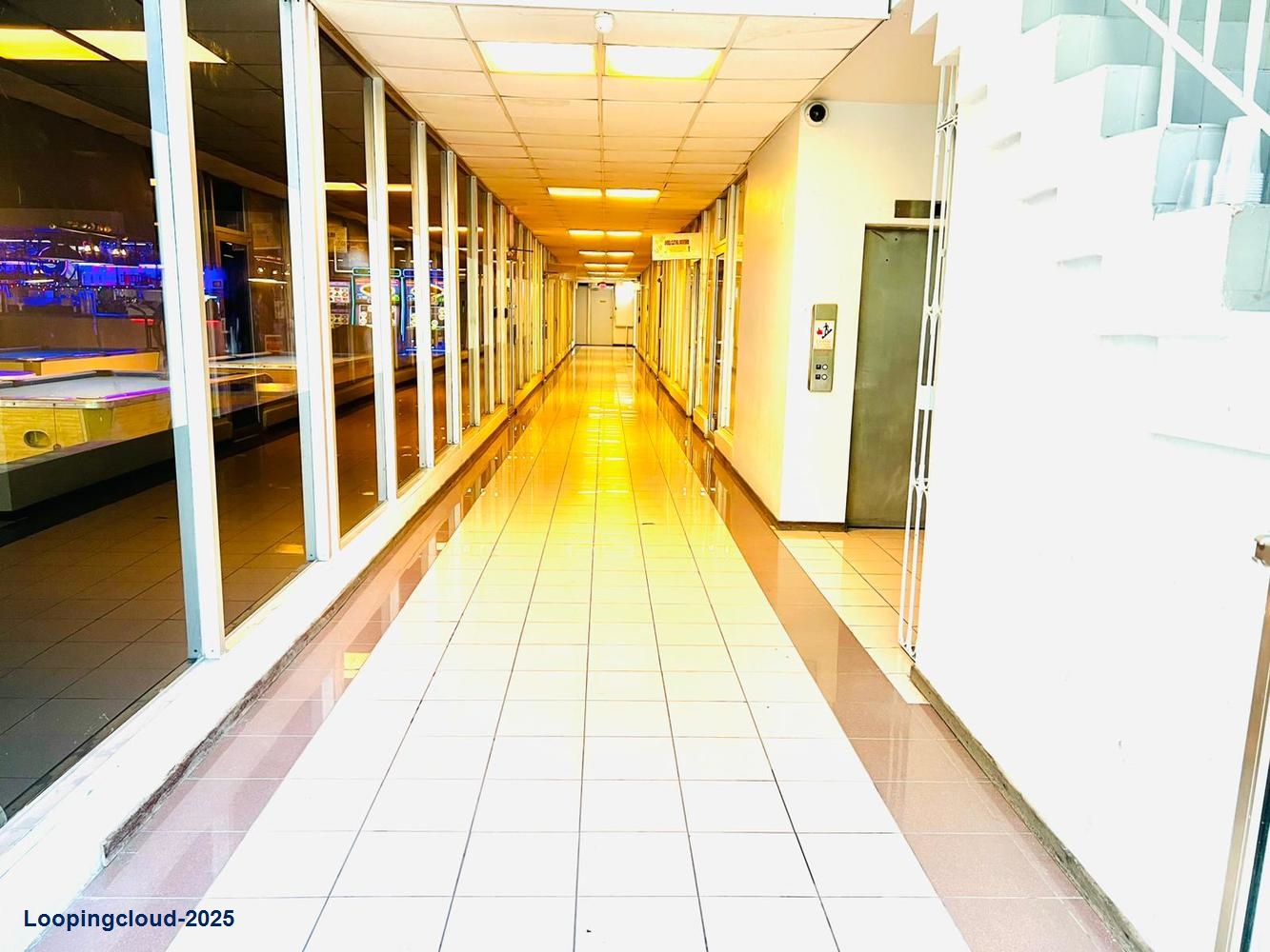 2 Levels, open lay-out