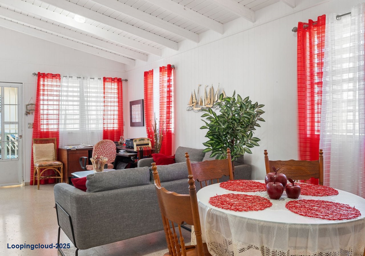 58423,  A 10-Unit Steps to the beach Gem in Combate Beach