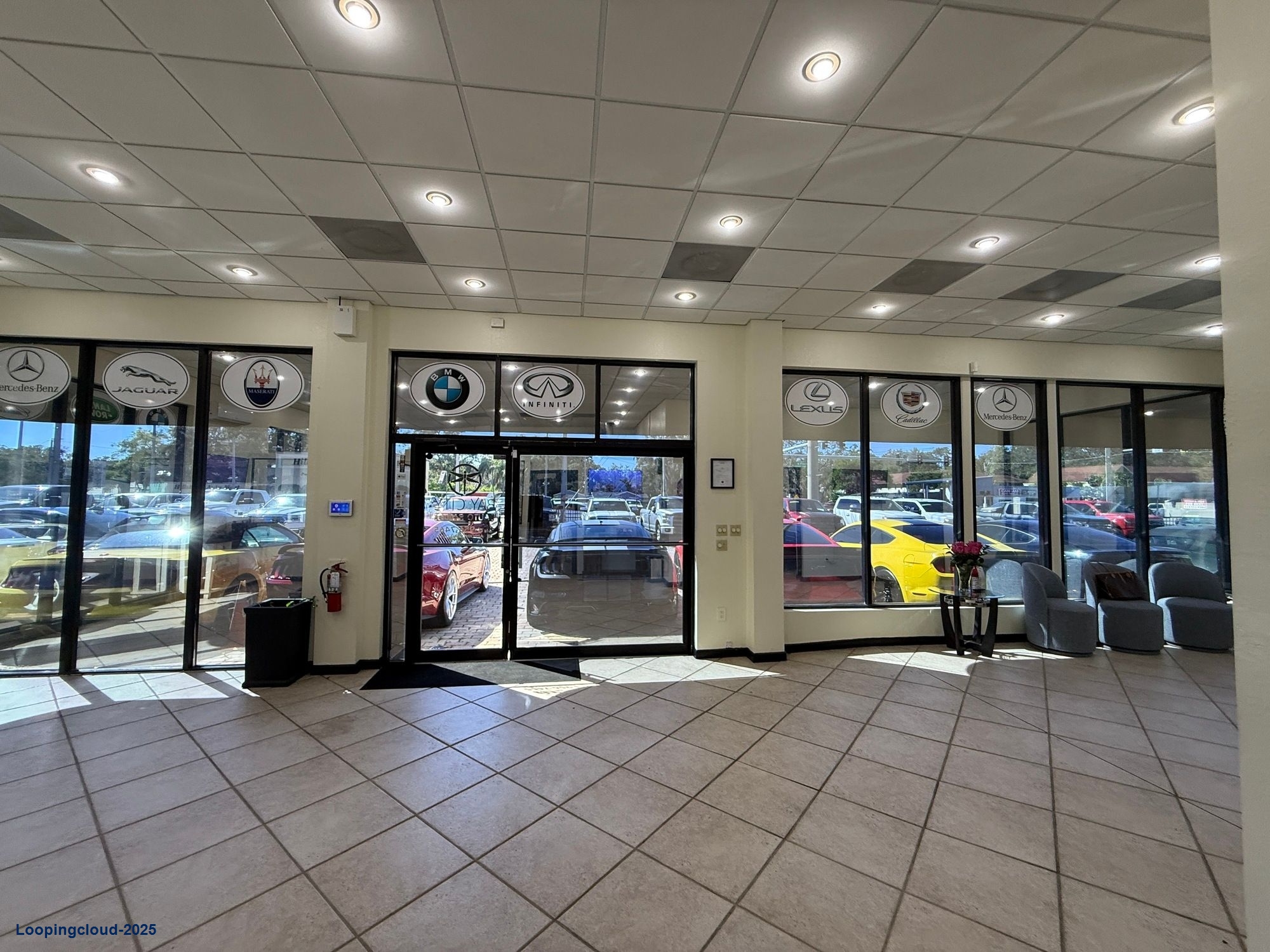 High Visibility Turn-key Auto Dealership on N Florida Ave.