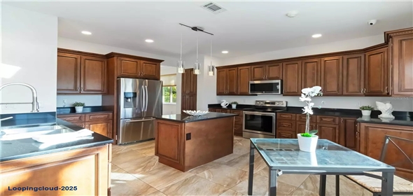 4223 BALMORAL WAY Sarasota Florida, 34238 | Beautiful Home in Sarasota