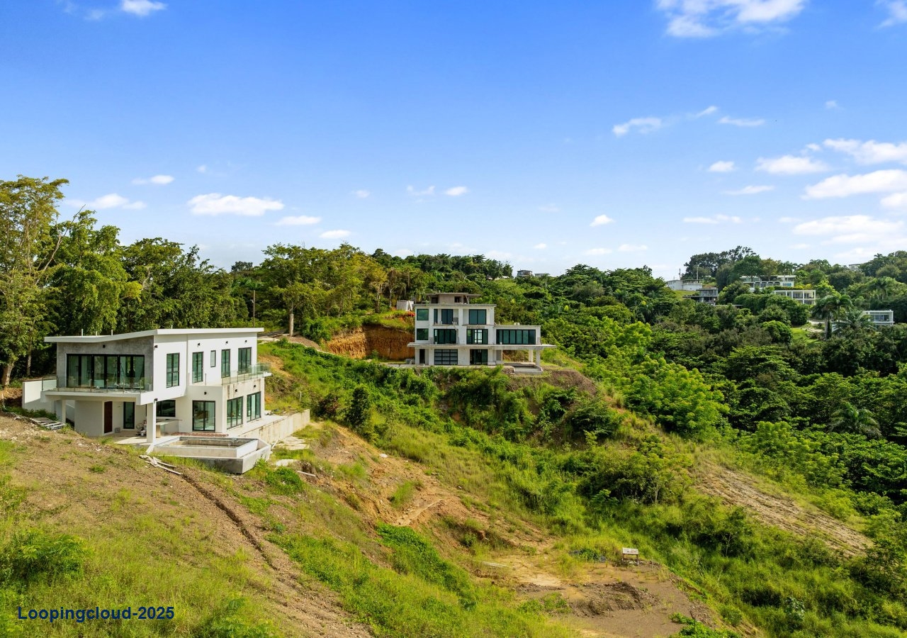 61972, Exclusive lot, ocean views, prime location