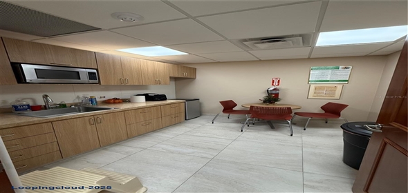 C-1 LORENZO VIZCARRONDO Carolina Puerto Rico, 00984 | Commercial property in the urban area of Carolina.