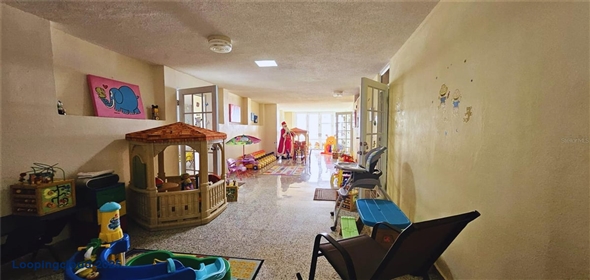 CALLE 8 URB COVADONGA IN3 Toa Baja Puerto Rico, 00949 | Versatile Commercial/Institutional Space in Accessible Residential Area