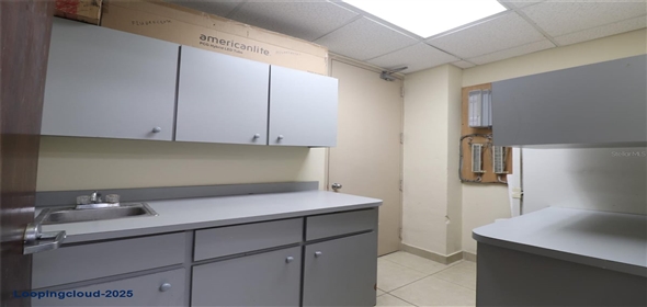 201 Ave. Gautier Benitez CONSOLIDATED MEDICAL PLAZA SUITE 306 Caguas Puerto Rico, 00725 | Spacious and Comfortable Corner Commercial Office