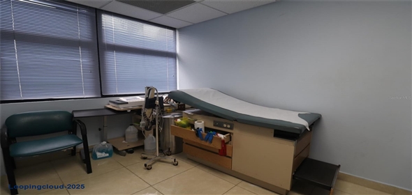 201 Ave. Gautier Benitez CONSOLIDATED MEDICAL PLAZA SUITE 306 Caguas Puerto Rico, 00725 | Spacious and Comfortable Corner Commercial Office
