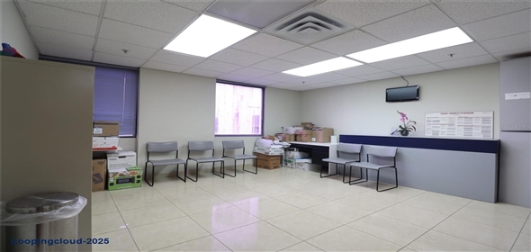 201 Ave. Gautier Benitez CONSOLIDATED MEDICAL PLAZA SUITE 306 Caguas Puerto Rico, 00725 | Spacious and Comfortable Corner Commercial Office