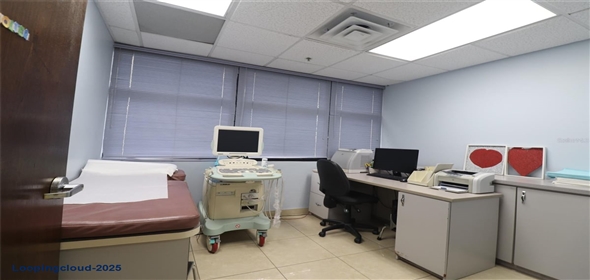 201 Ave. Gautier Benitez CONSOLIDATED MEDICAL PLAZA SUITE 306 Caguas Puerto Rico, 00725 | Spacious and Comfortable Corner Commercial Office