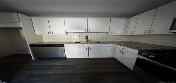 1435 State Street New Haven Connecticut, 06511 | Beautifully Restored 21-unit Multifamily Asset in New Haven