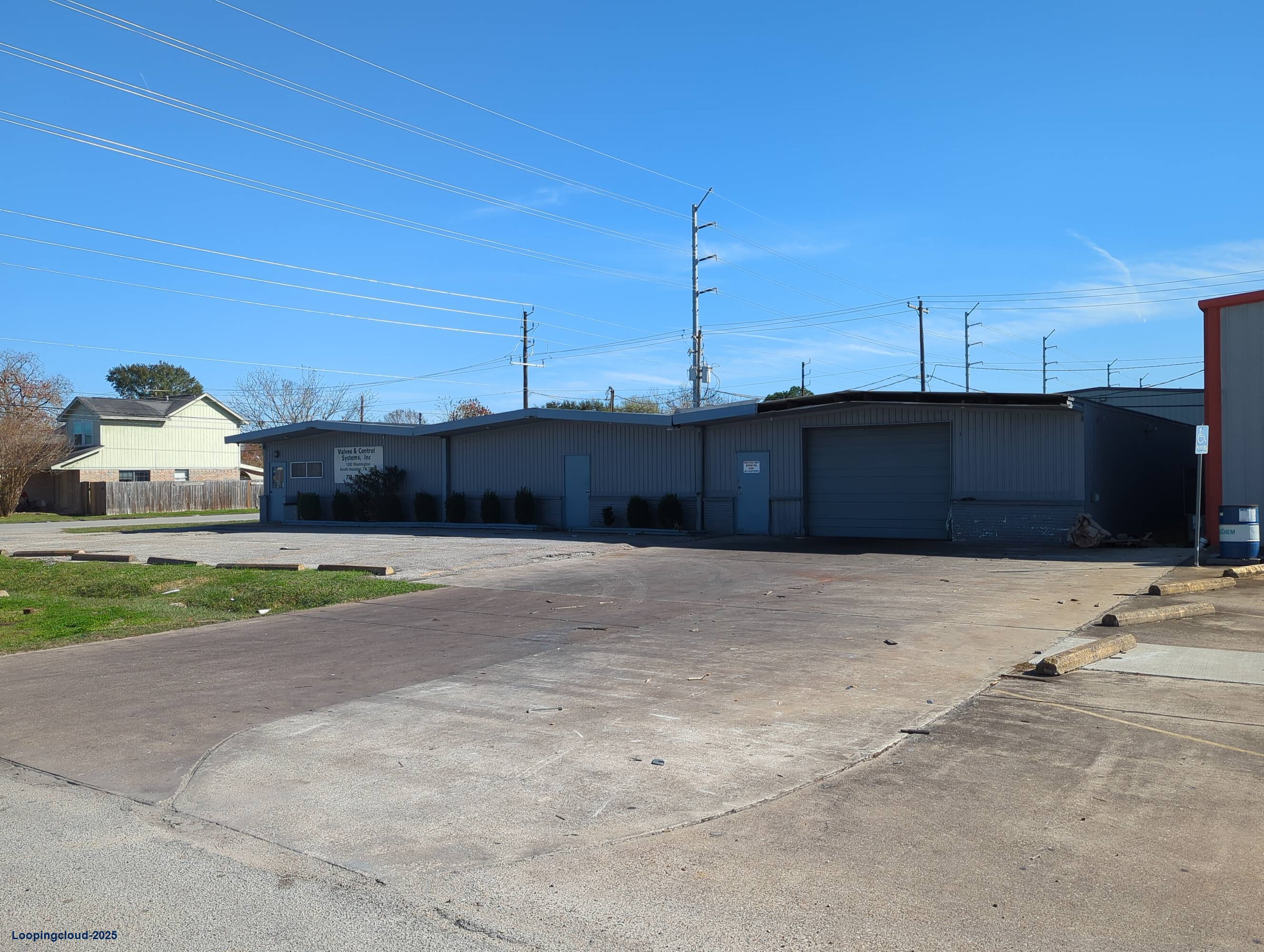 Corner lot Industrial Warehouse in South Houston