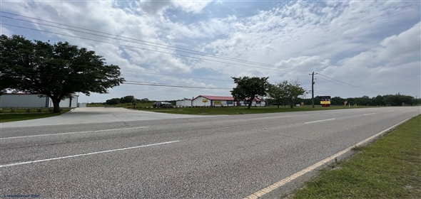 8050 Red Bluff Rd Pasadena Texas, 77507 | Retail Building with a Free-Standing Warehouse Shop