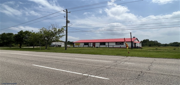 8050 Red Bluff Rd Pasadena Texas, 77507 | Retail Building with a Free-Standing Warehouse Shop