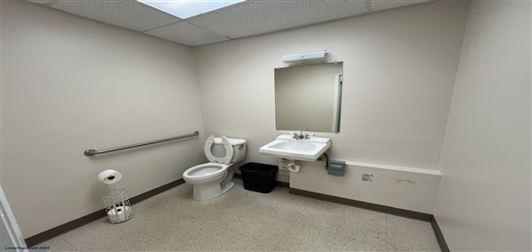 110 N Broadway St La Porte Texas, 77571 | Free-standing Office/Retail Complex