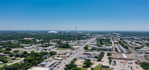 721 W Division St Arlington Texas, 76012 | premier leasing opportunity
