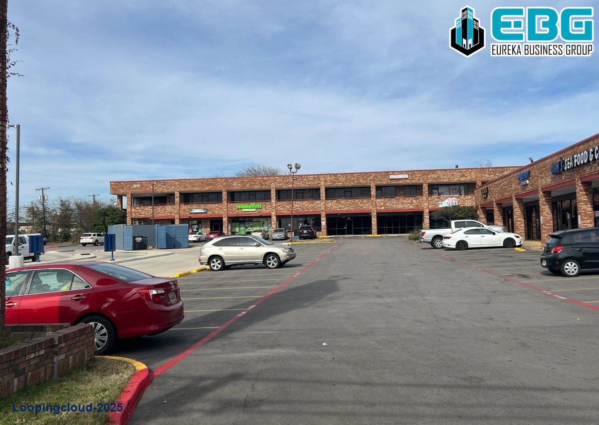 Idlewild Shopping Center: 3215 W. Pleasant Run Dr. Lancaster, TX