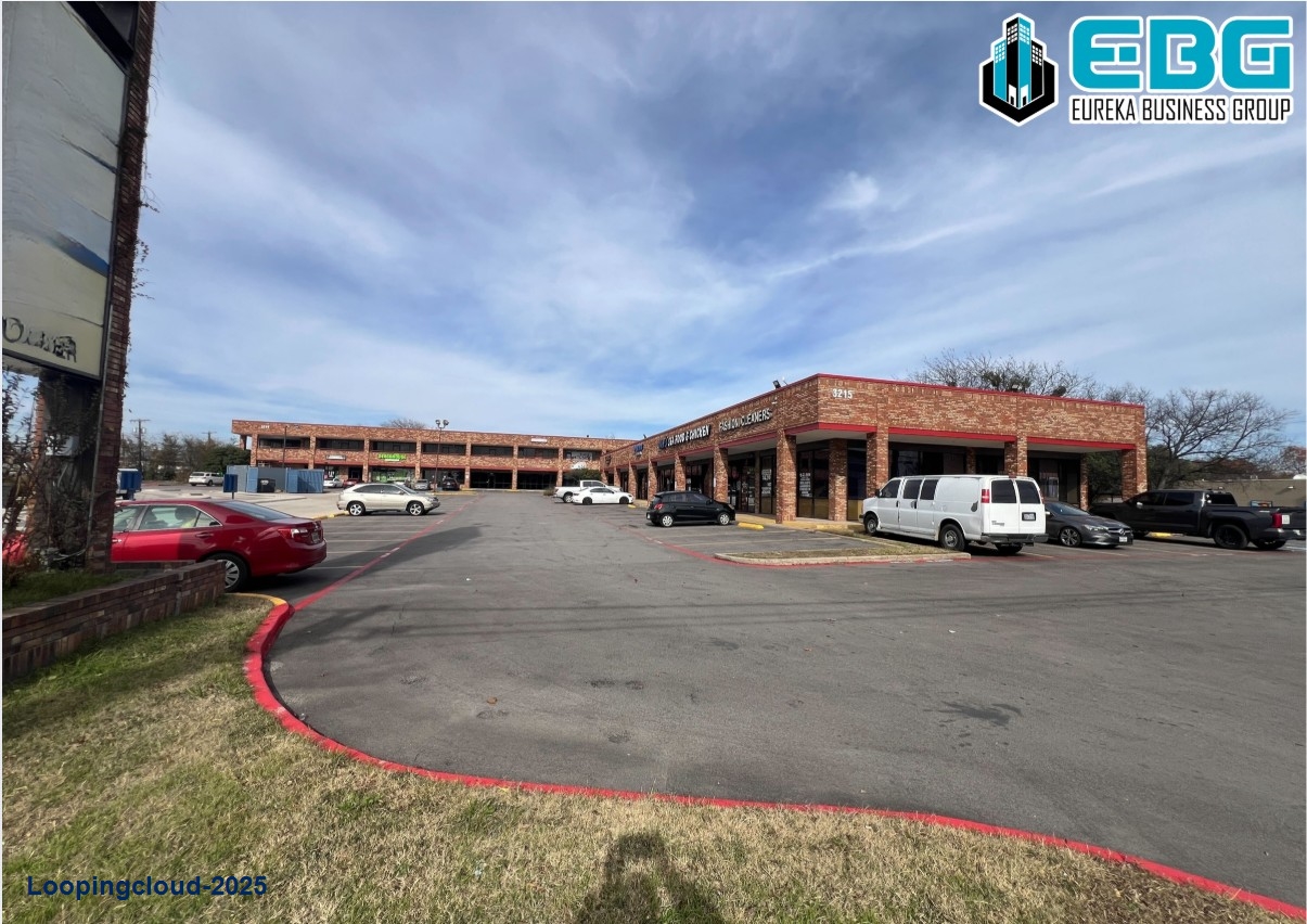 Idlewild Shopping Center: 3215 W. Pleasant Run Dr. Lancaster, TX