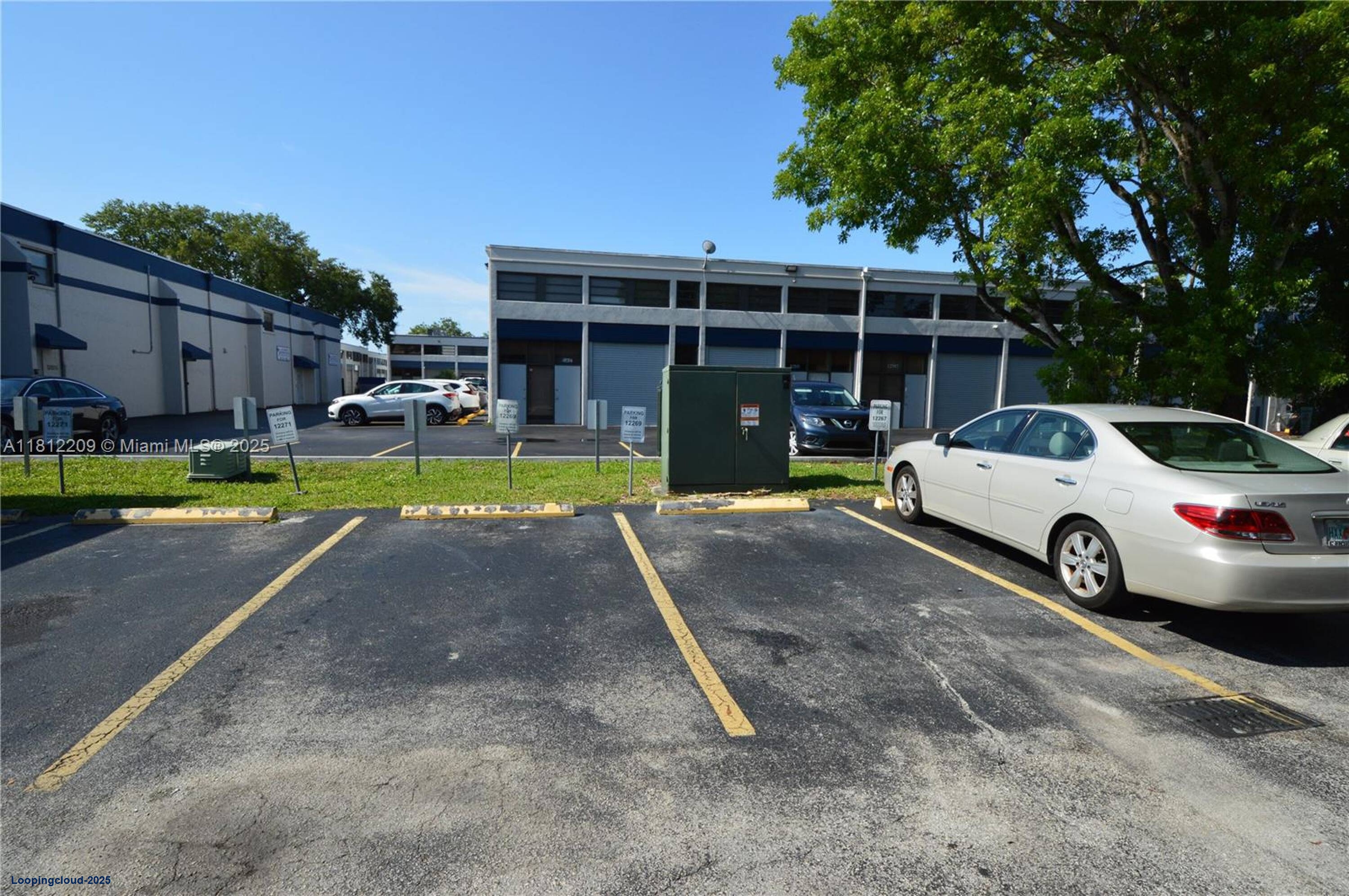 Industrial Warehouse for Lease