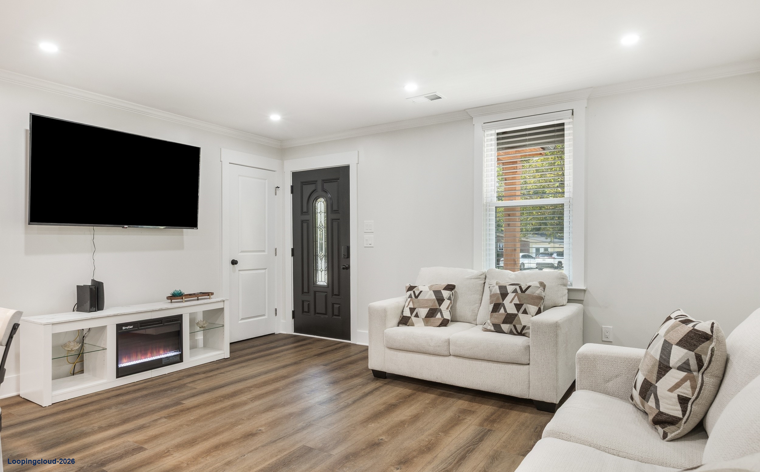 Stunning Mid-Century Modern Ranch Farmhouse